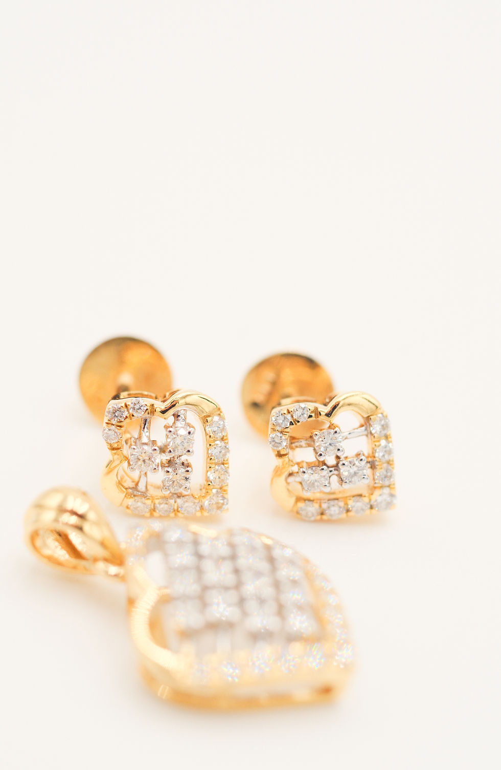 Thumbnail: Golden Diamond Set – 0.64 Carat