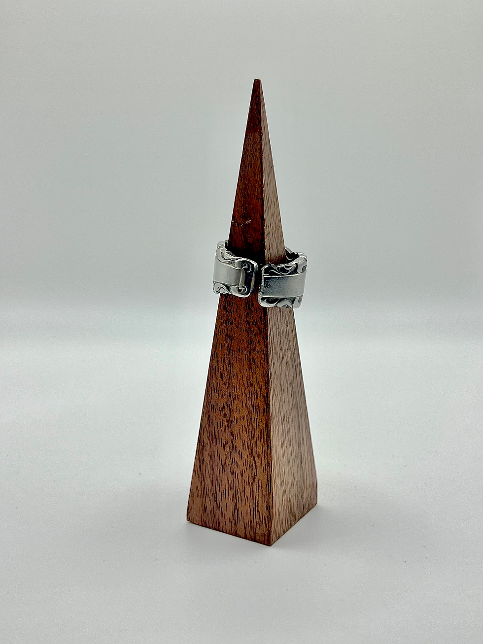 Thumbnail: Ribbon Silverware Ring