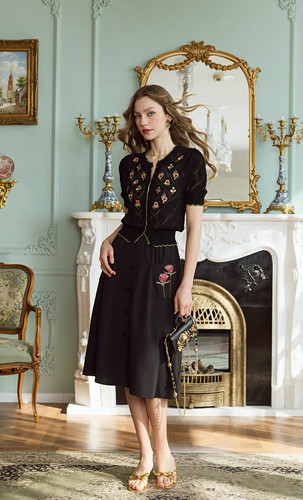Floral Embroidered Black Knit Top | MrWaterNewYork