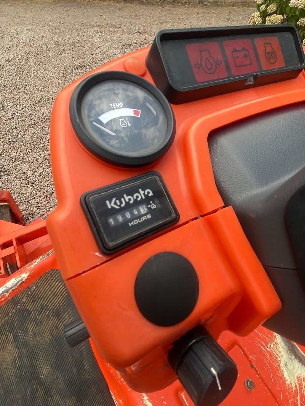 Thumbnail: KUBOTA OUT FRONT RIDE ON MOWER 2880 2012