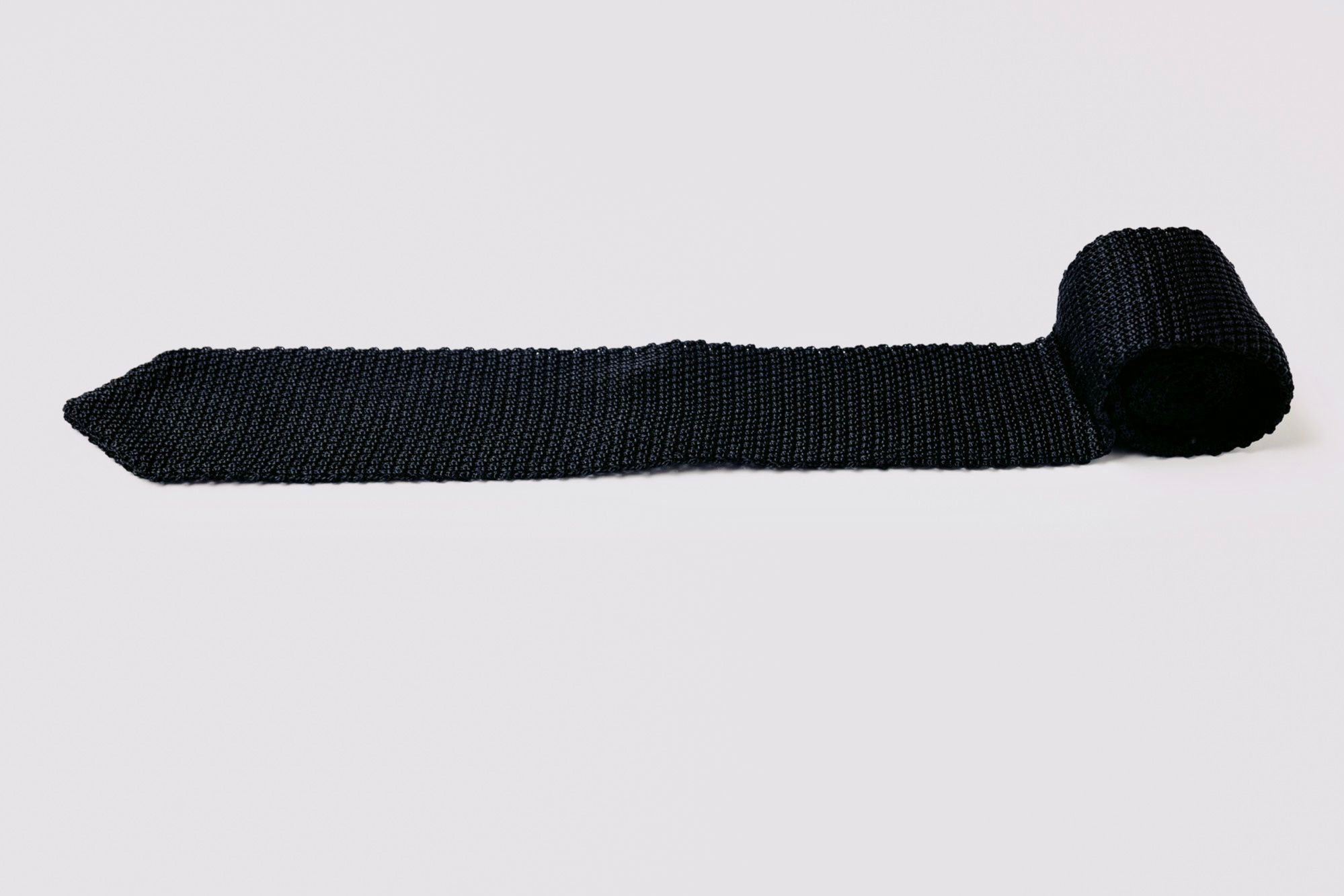 BLACK HAND MADE SILK KNIT TIE