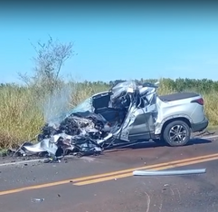 Motorista de caminhonete morre em acidente com carreta e caminhão perto de Pontalinda