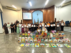 Jales investe em leitura na primeira infância e entrega 23 bibliotecas infantis e kits de formação do Programa Pró LEEI 
