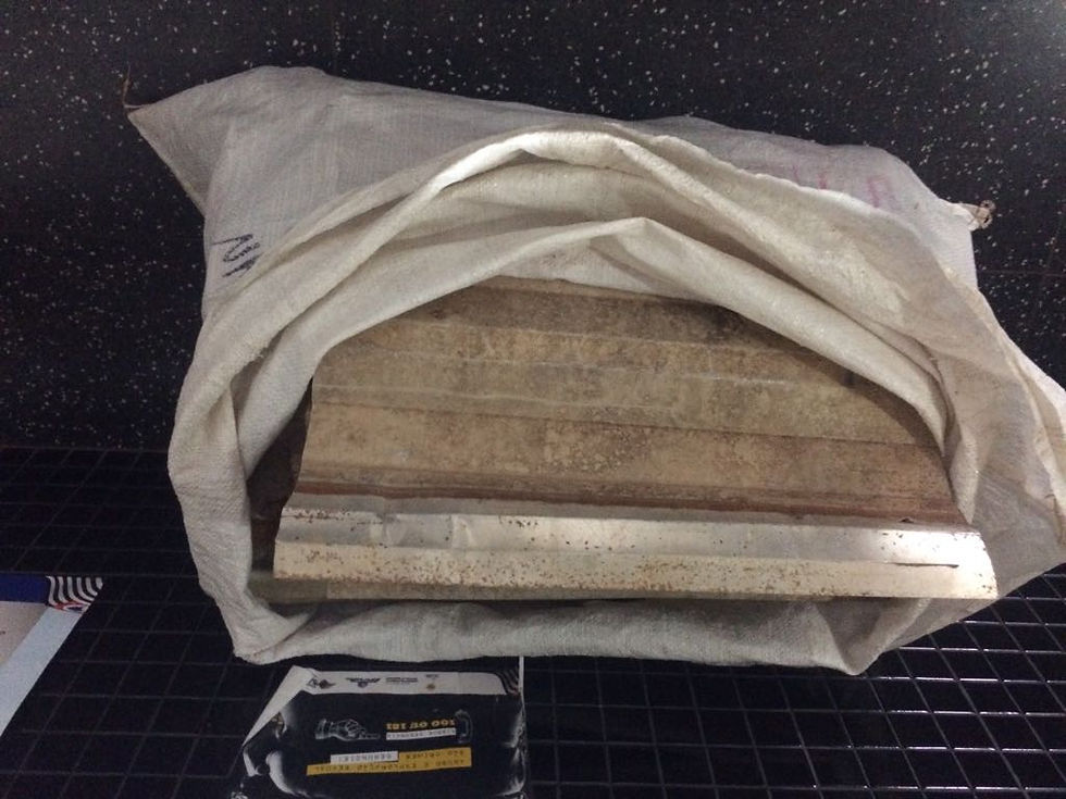 Chapa de metal furtada pelo memso homem que levou o Sacrário na semana passada - Jales Notícias