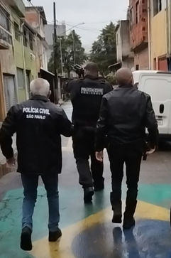 VÍDEO: Polícia Civil cumpre mandado de busca e apreensão em investigação de extorsão e estelionato