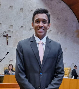 Aluno do UNIJALES é aprovado na OAB e em concurso do Ministério Público antes de se formar