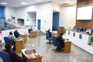 Em Sessão Extraordinária, Câmara aprova parcelamento do IMPSJ e terceirização do transporte escolar