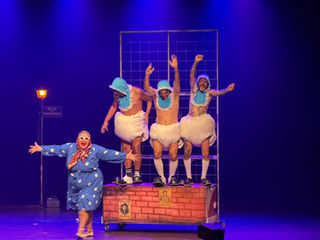 Humor, exagero e poesia cômica marcam apresentação do espetáculo “La Mama” em Jales