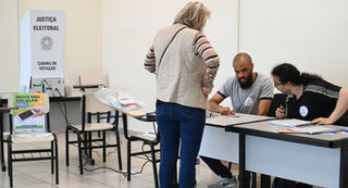 Eleições 2026: mesárias e mesários iniciam treinamento para votação de outubro. Cerca de 408 mil pessoas já foram convocados em SP
