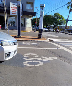 Prefeitura atualiza sinalização viária e amplia espaços exclusivos para motociclistasem Jales