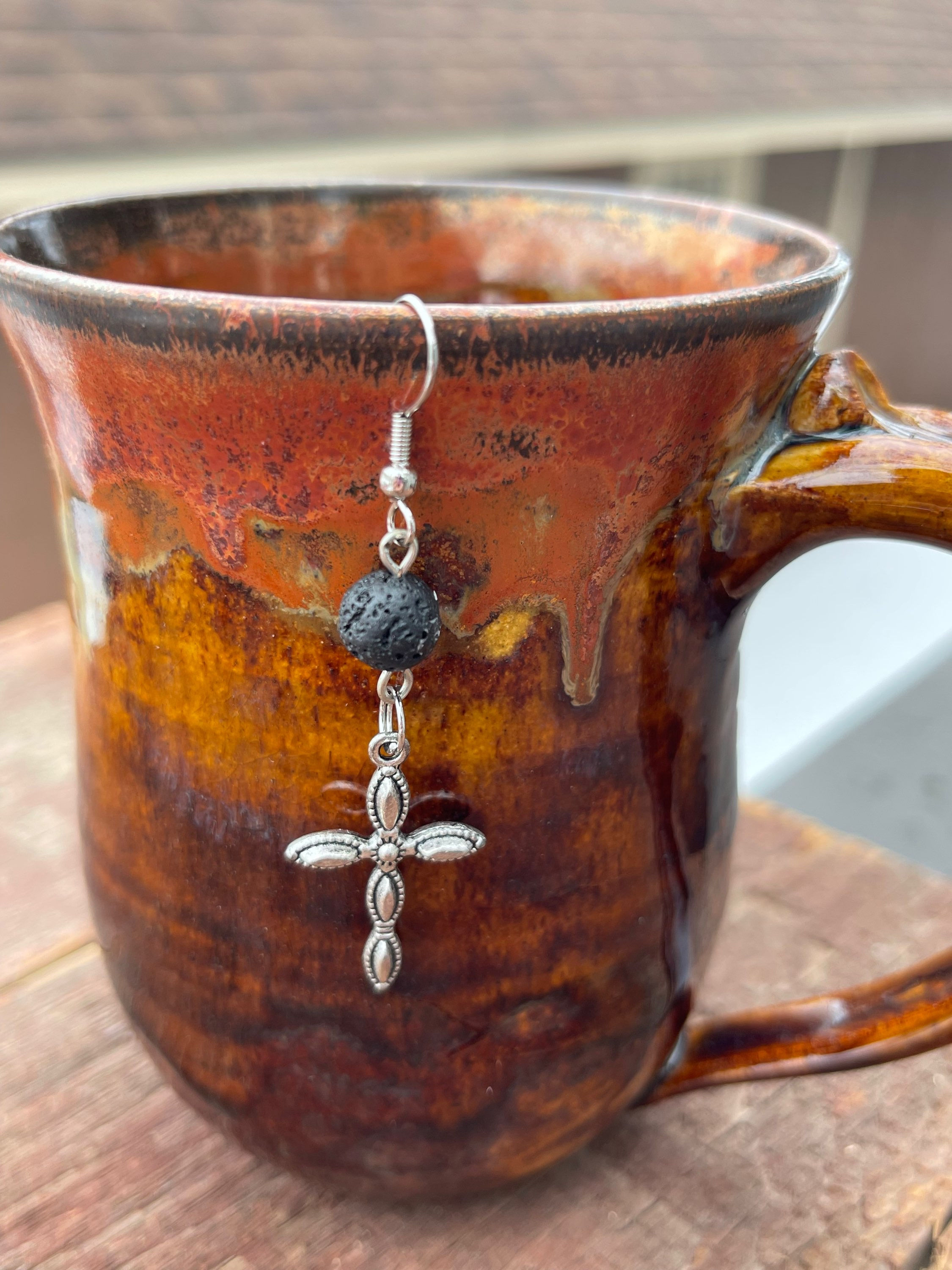 Trendy single cross earring