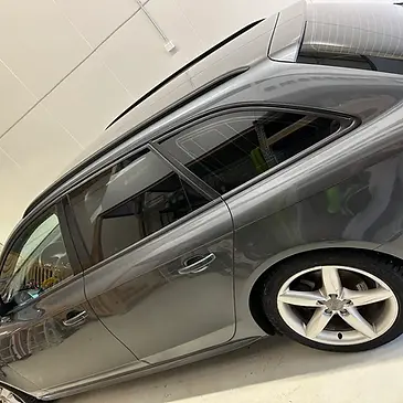 Mustat listat teippaus