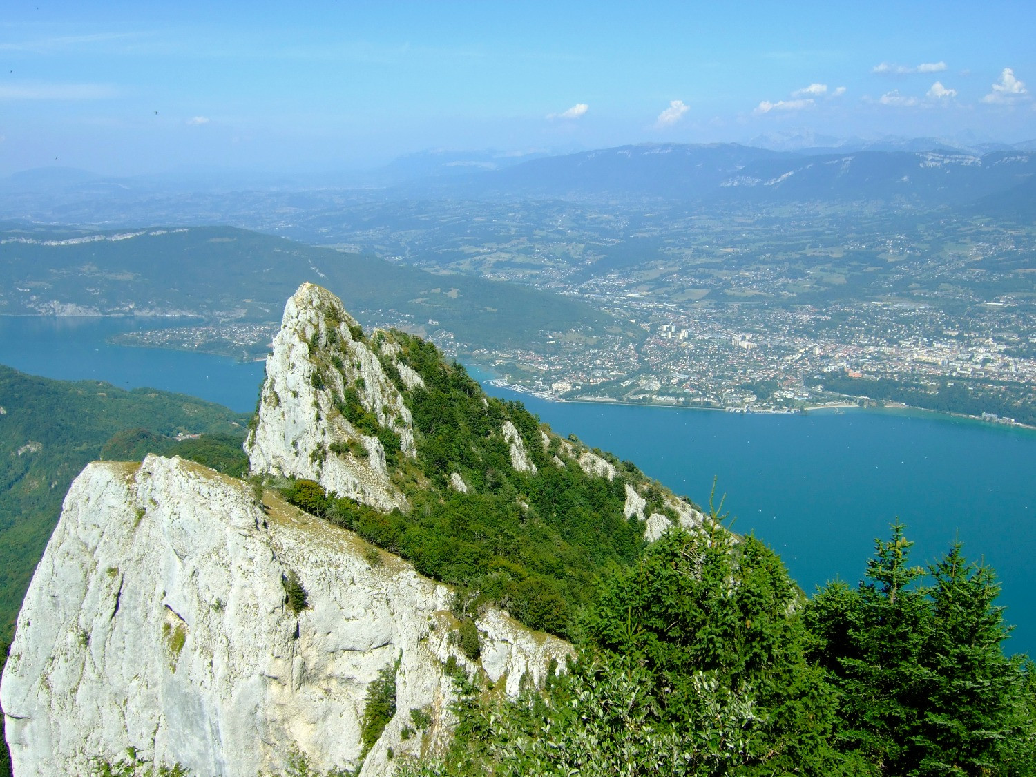 Eau Minérale Naturelle Daix Les Bains