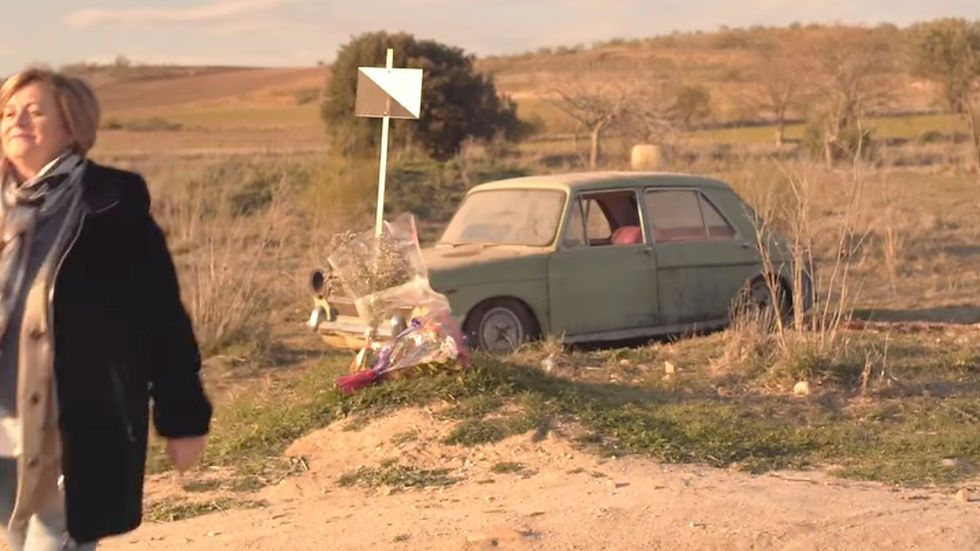 Hazte un rebel 01 Commercial