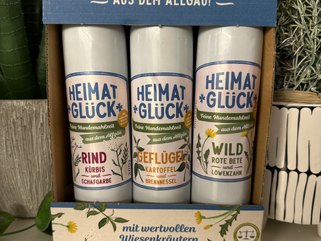 Reico Heimatglück vs. MaxidogVit – welches Nassfutter passt am besten zu deinem Hund?