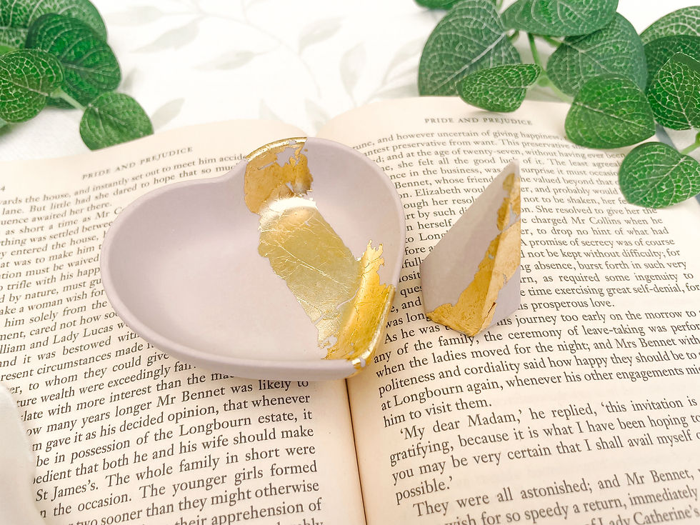Thumbnail: Gold Heart Dish with Ring Holder