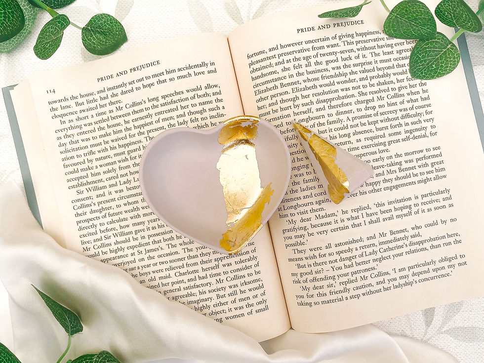 Thumbnail: Gold Heart Dish with Ring Holder