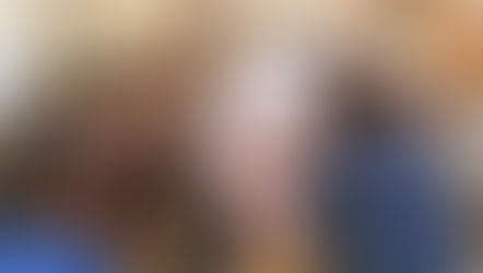 ユニセフの『世界の子どもたちの緊急事態』を話し合う年長組