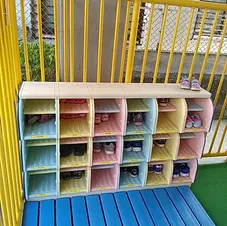 きらきら保育園のくつばこ