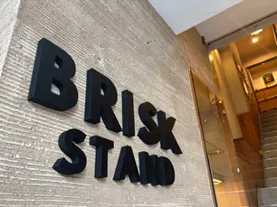 「食べログ/ハンバーガー百名店」選出店!話題のハンバーガーショップ「BRISK STAND」が京都店をオープン【京都初出店!】