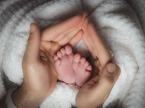 newborn-tiny-feet-hands-pennypics-photography-gallery-london