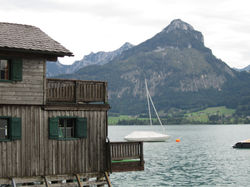 Und am Ende der Straße steht ein Haus am See