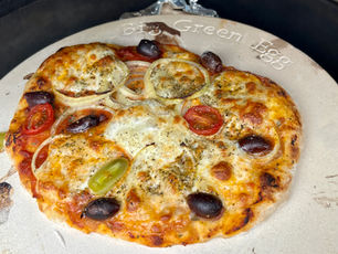 Pizza vom Holzgrill
