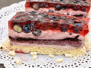 Cremig fruchtige Beeren-Schnitte
