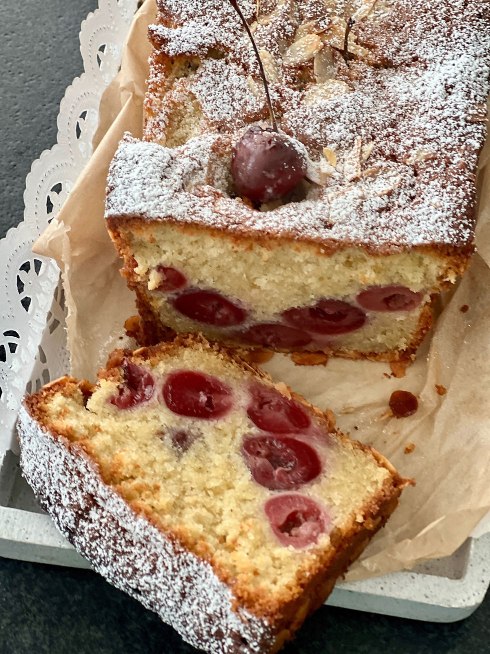 Saftiger Kirschen-Kuchen mit Mandeln und Rahm 🍒🍒🍒