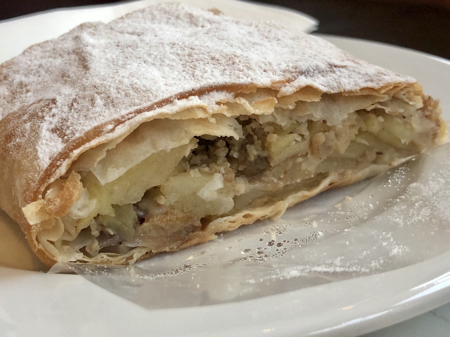 Cafe Heuschober Millirahmstrudel