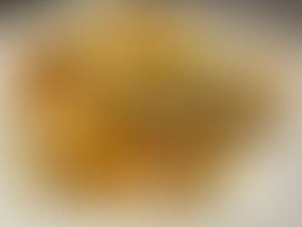 Zartes Hühnerfilet auf cremiger Weißwein-Senf-Sauce mit Wurzelgemüse & Penne