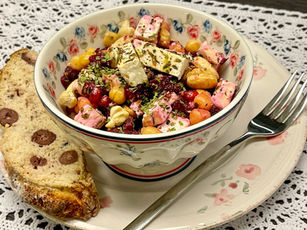Rote Rüben-Schafkäse- Kichererbsen Salat