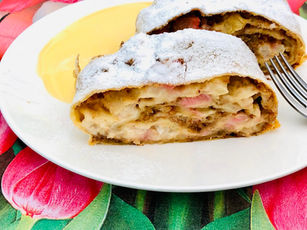 Rhabarber Strudel