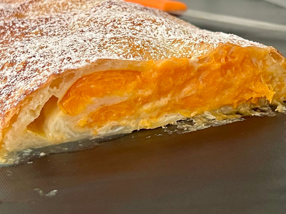 Marillenstrudel im Plunderteig