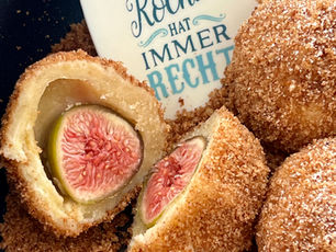 Feigen-Knödel mit Dinkel-Zimt-Brösel