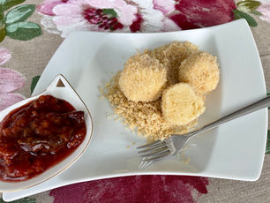 Topfenknödel mit Zwetschk(g)ne - Röster