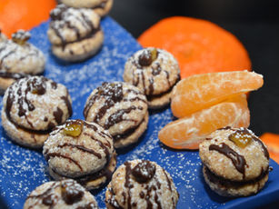 Orange 🍊 küsst Nuss 🥜