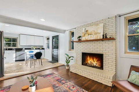44 Porter Rd Asheville NC-small-007-031-Living Room-666x444-72dpi.jpg