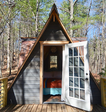 Cozy Cabin Sweet Jane's Eco-Village Rental