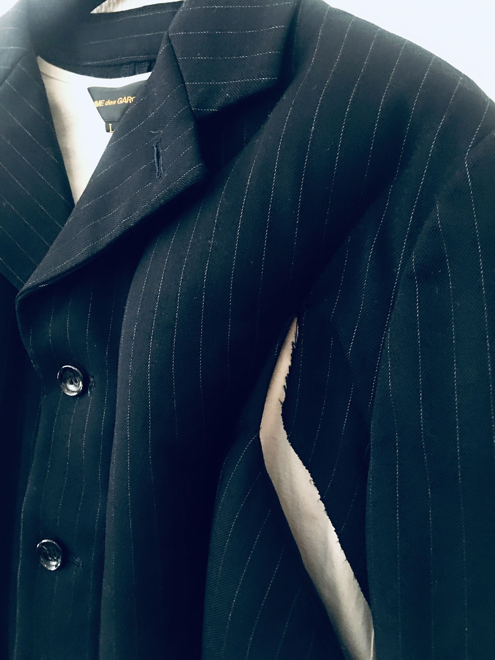 Thumbnail: A/W 2010 COMME DES GARCONS RUNWAY NAVY PINSTRIPE PADDED INSERT JACKET L