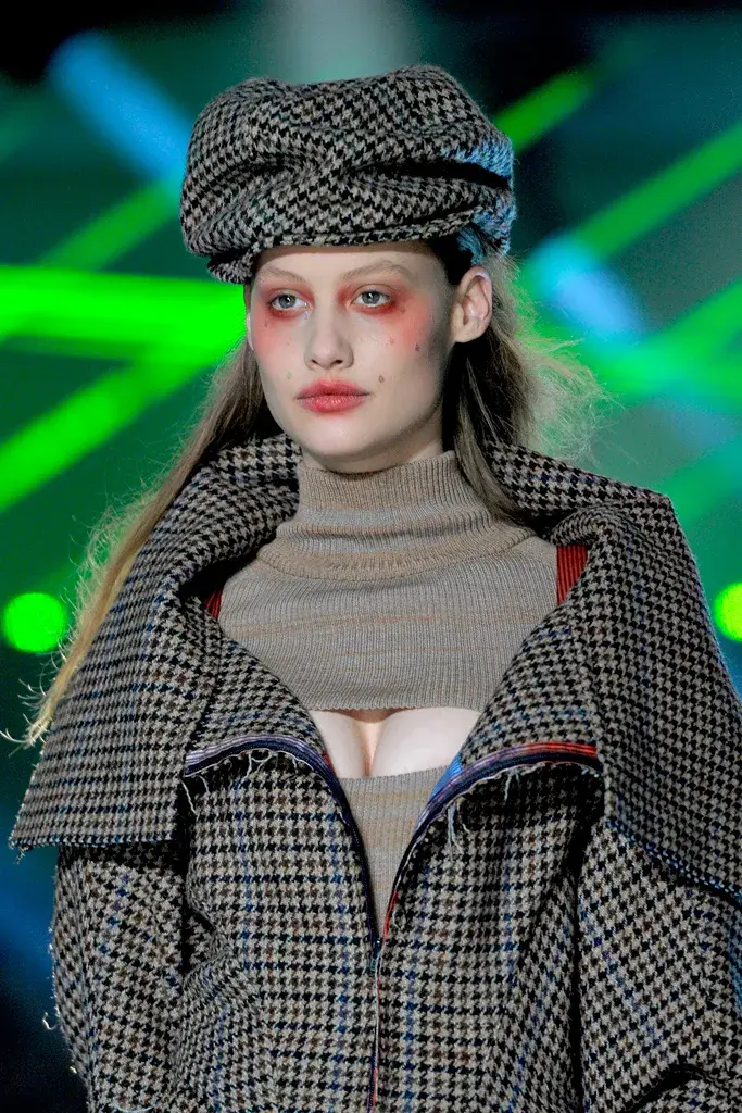 A/W 2012 VIVIENNE WESTWOOD GOLD LABEL RUNWAY KNIT SWEATER WITH BUILT-IN CORSET S