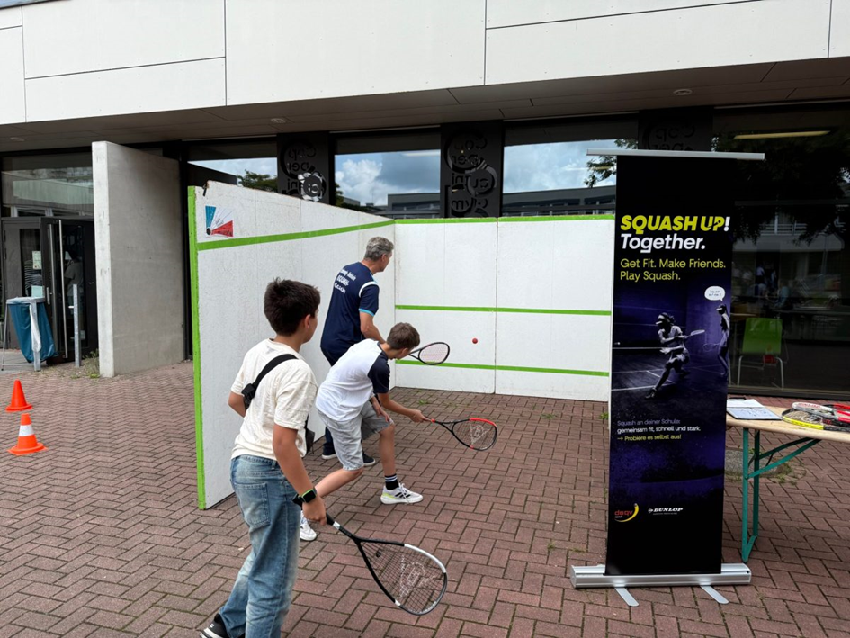 Many young people tried out the mobile court