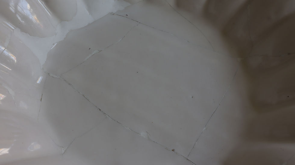 サムネイル： オランダ　17世紀デルフト輪花大皿　A