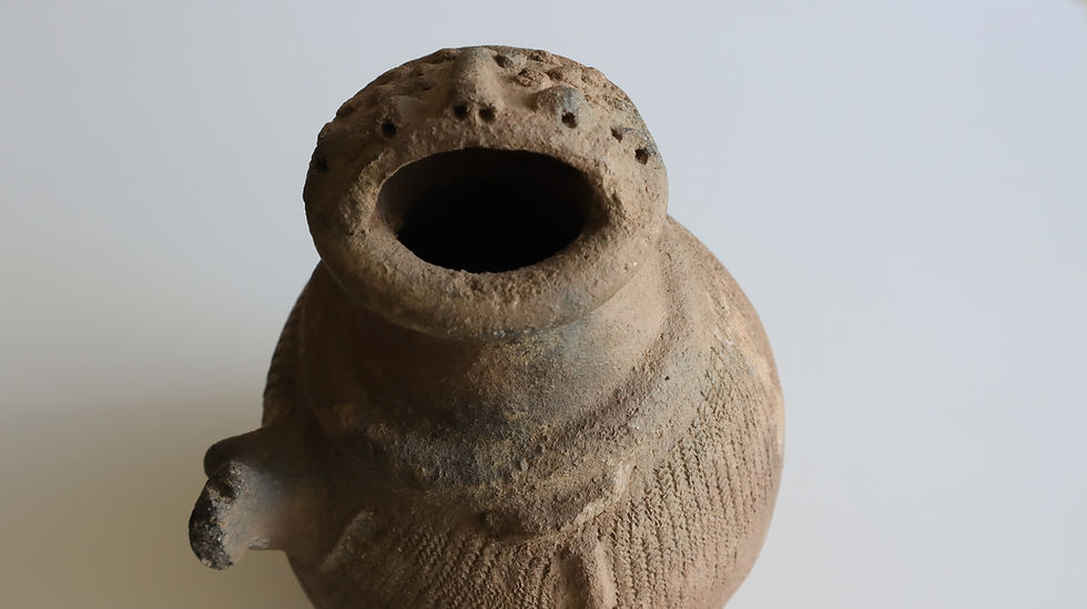 サムネイル： アフリカ　土偶　土器　酒器　水差し　B