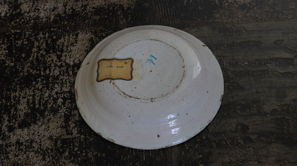 サムネイル： オランダ　18世紀　デルフト　花柄皿