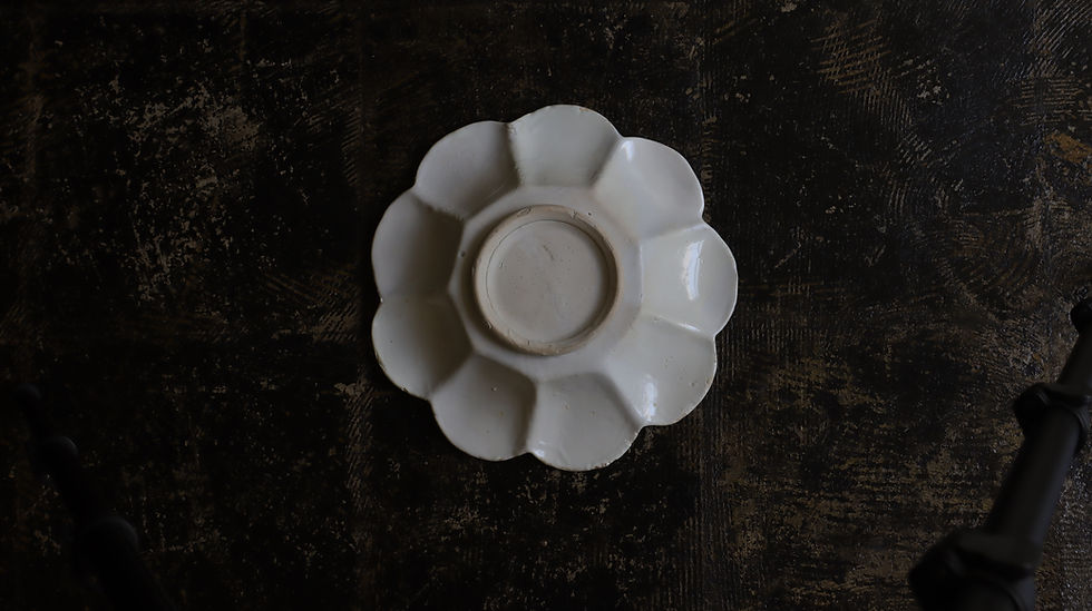 サムネイル： オランダ　17世紀デルフト輪花大皿　B