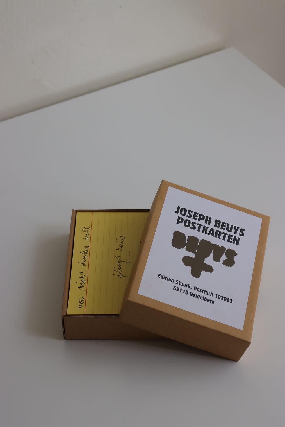 サムネイル： Joseph Beuys  Postcard Set