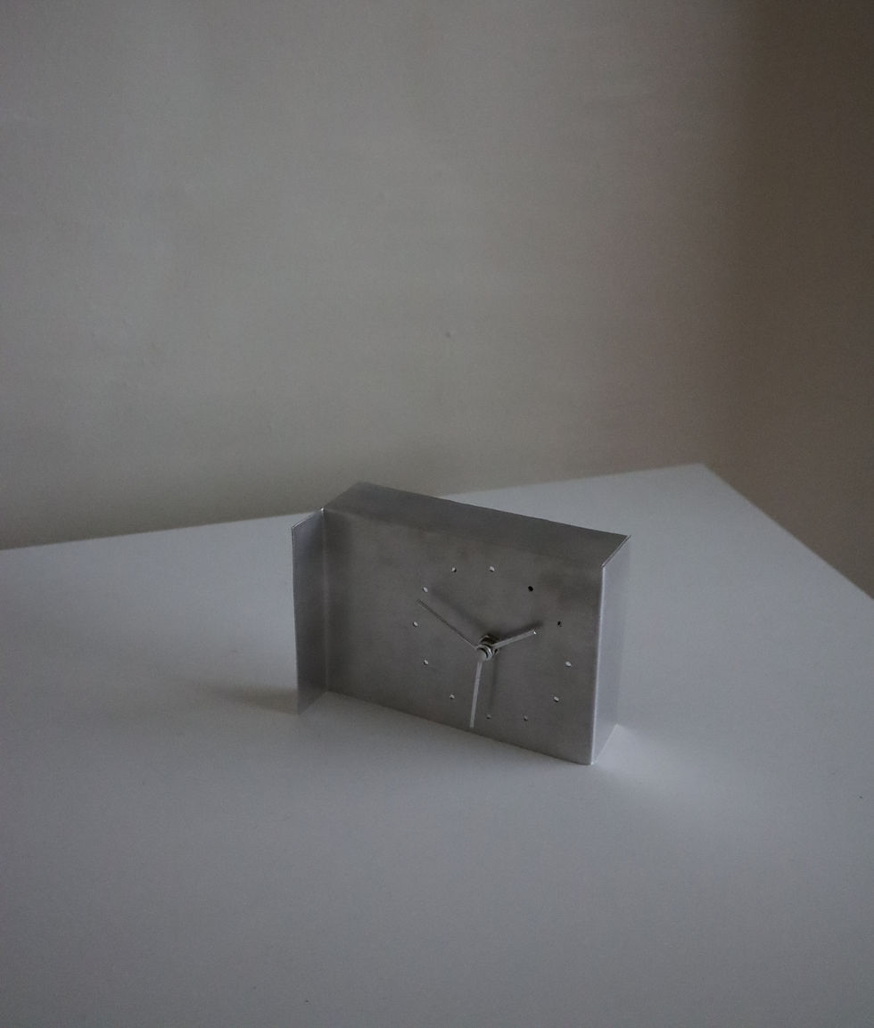 サムネイル： aluminum  desk clock　TYPE D