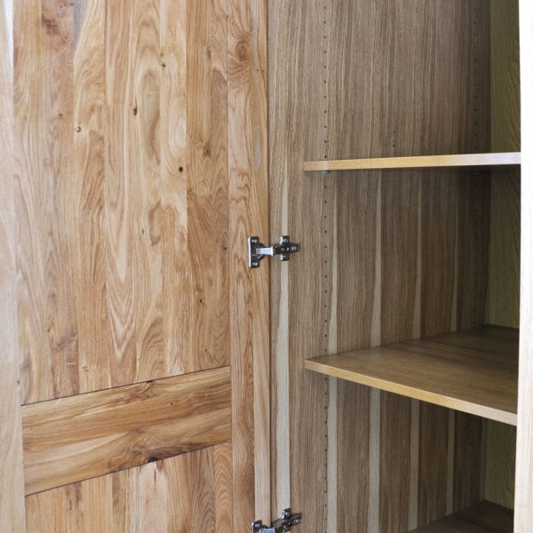 Miniaturbild: Toni 3: Kleiderschrank