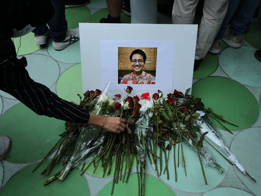 นักศึกษาชุมนุมระลึกถึงผู้ลี้ภัย ตำรวจปฏิเสธรู้เห็น อุ้มวันเฉลิม ที่กัมพูชา